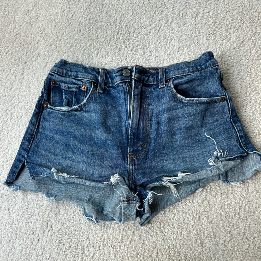 Abercrombie & Fitch Mom Short High Rise Jeans